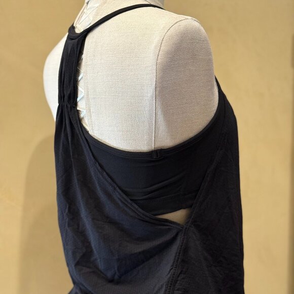 Lululemon Loose Fit Built in Sports Bra Black Tank With Bubble Bottom, Size 6 - Picture 2 of 3